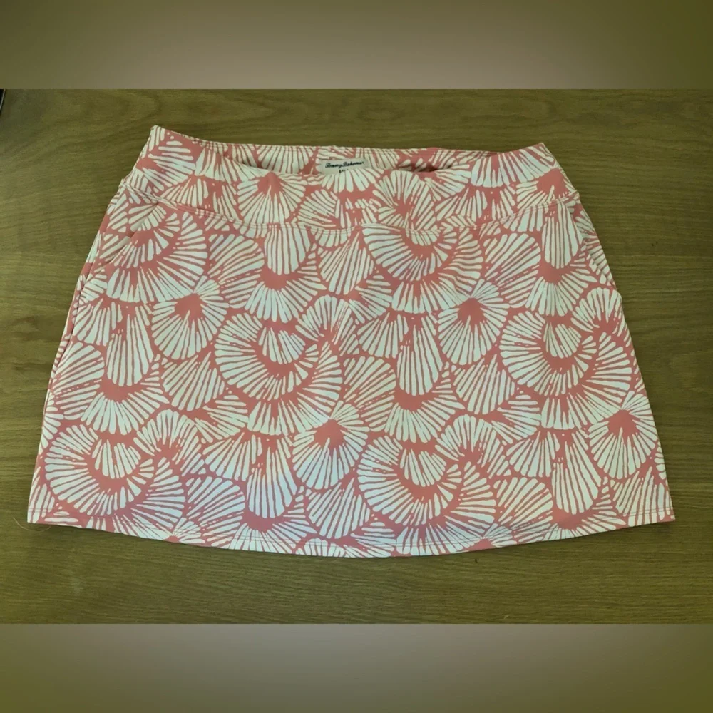 Tommy Bahama golf|Coral white shell skort•••Golf, tennis,pickleball—athletic - Picture 2 of 11